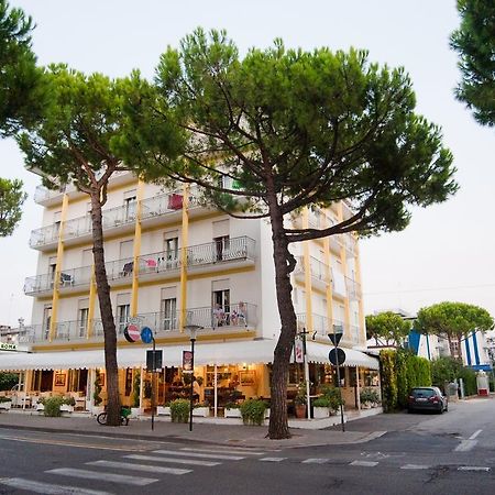 Hotel Roma ลิโดดิเยโซโล ภายนอก รูปภาพ