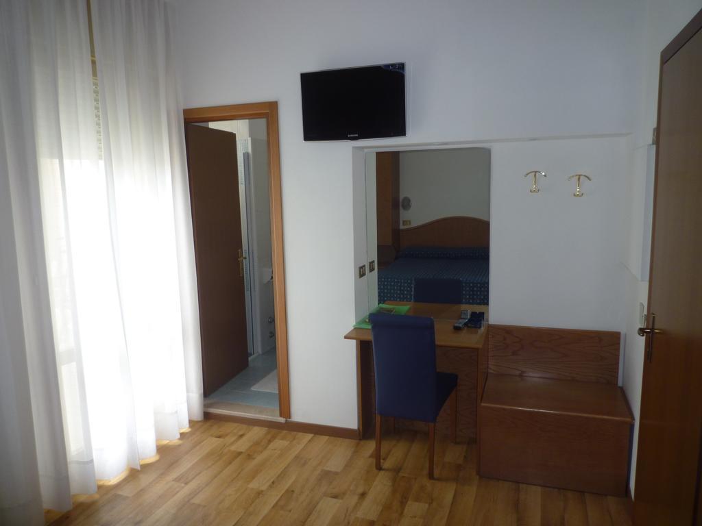 Hotel Roma ลิโดดิเยโซโล ห้อง รูปภาพ