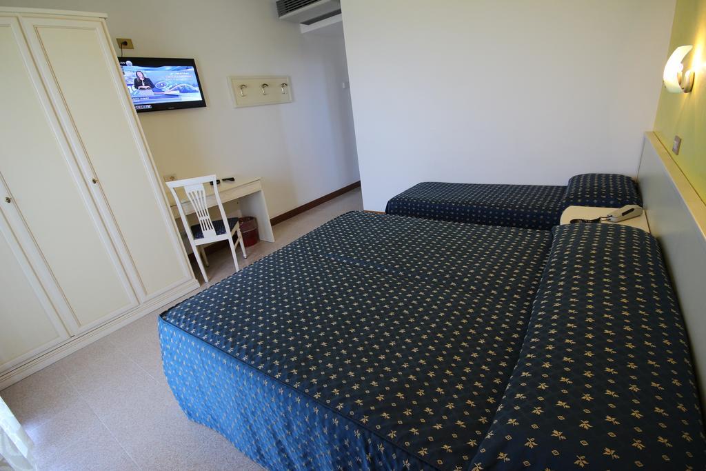 Hotel Roma ลิโดดิเยโซโล ภายนอก รูปภาพ