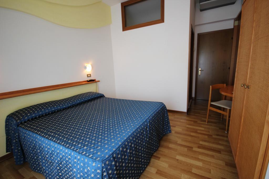 Hotel Roma ลิโดดิเยโซโล ห้อง รูปภาพ