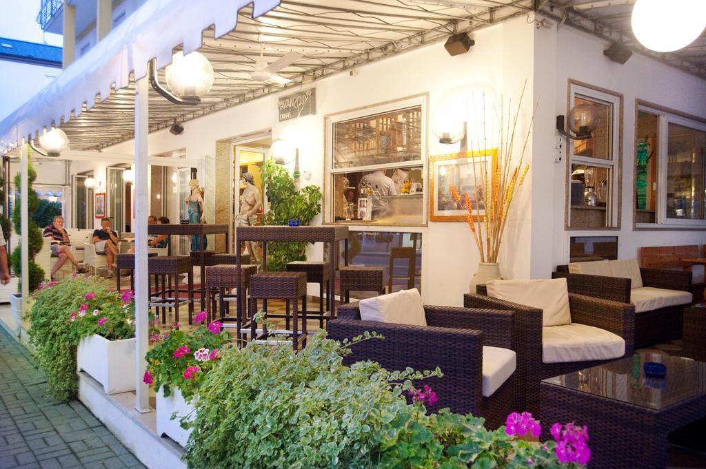 Hotel Roma ลิโดดิเยโซโล ภายนอก รูปภาพ